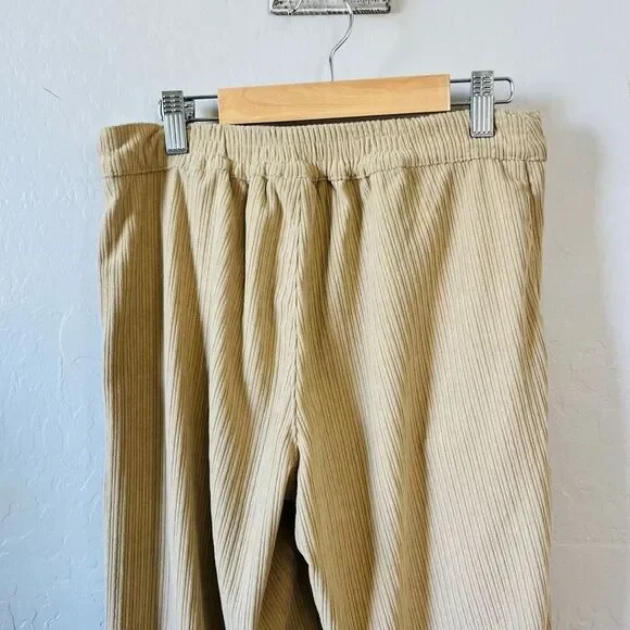 Wild Fable Tan wide leg Corduroy cargo side pocket pants size xxs see measuremen - Picture 3 of 9
